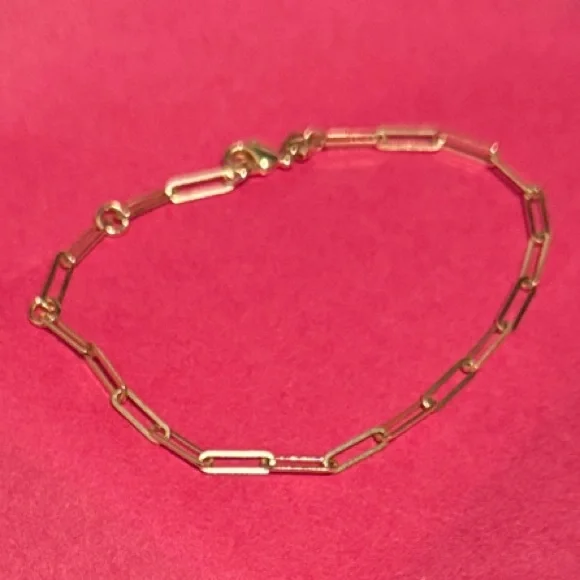 Courtney Paperclip Bracelet in Gold - Picture 3 of 3